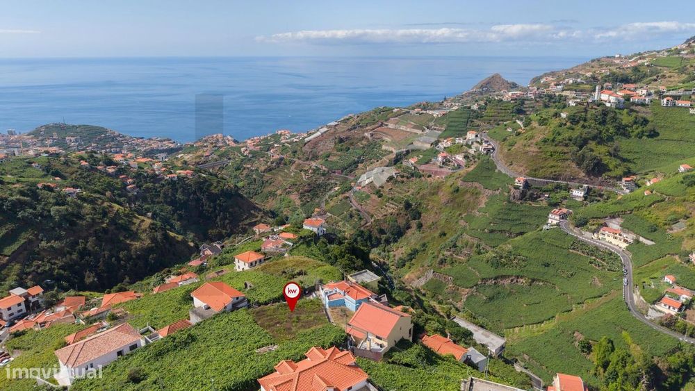 Exclusivo Terreno de 440 m2 no Estreito de Câmara de Lobos com Vista P
