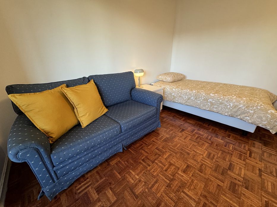 Quarto Arrendar Benfica, perto do Colombo - SETEMBRO