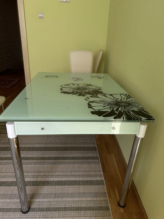 Стіл зі 6 стільцями. Продам окремо стіл або стільці