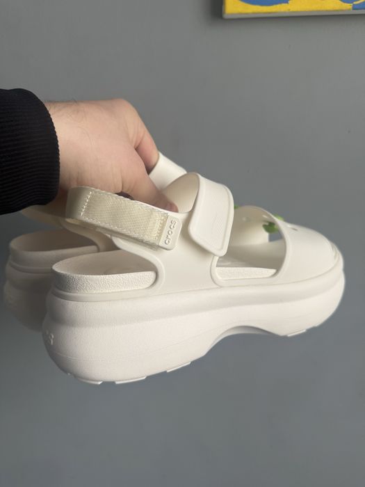 Crocs Soho Y Strap Sandal білі босоніжки тапки жіночі женские пин