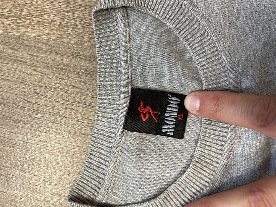 Продам мужскую кофту Mondo