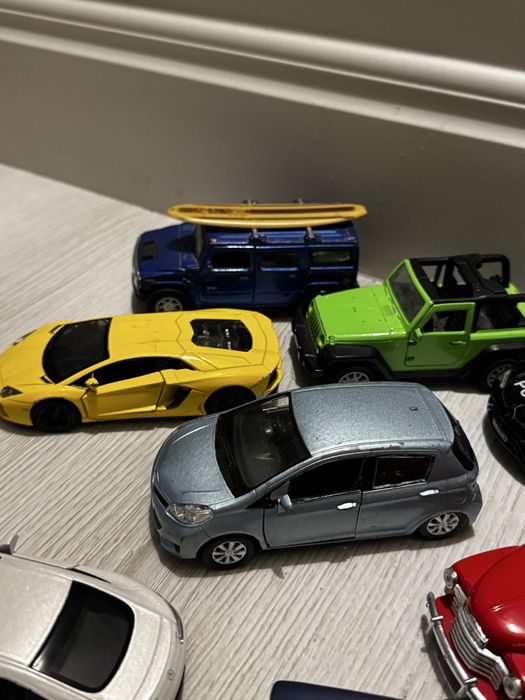 Продам коллекционные машинки