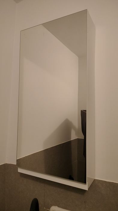 Szafka łazienkowa z lustrem