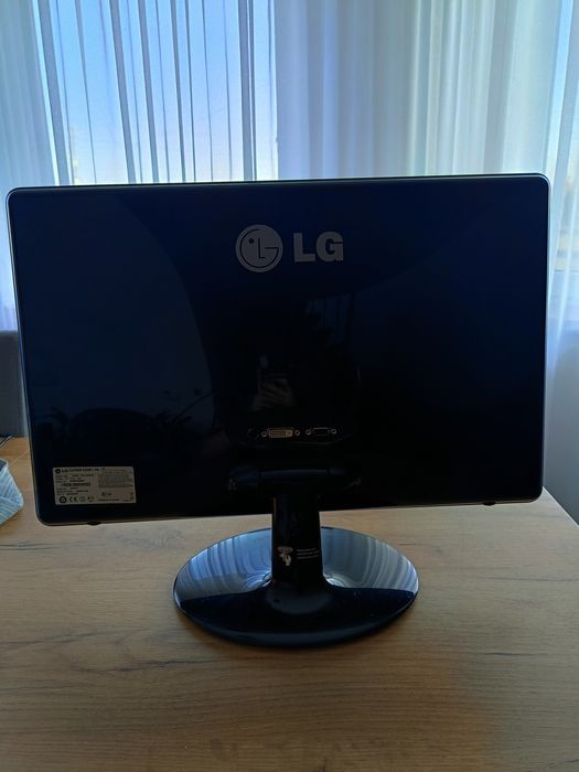 Monitor LG Flatron E2250T-PN