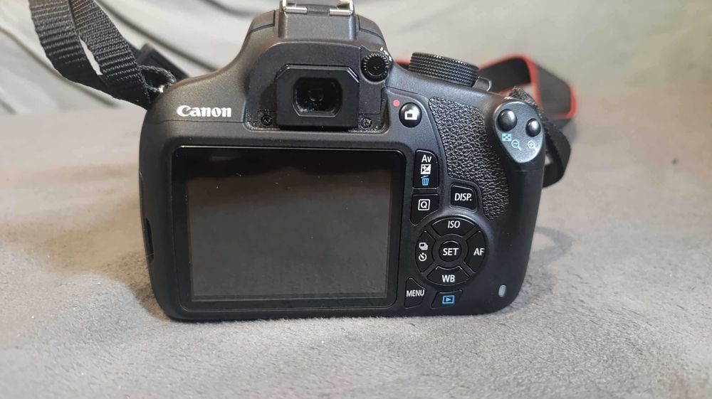 Canon EOS 1200D + Obiektyw 18-55mm