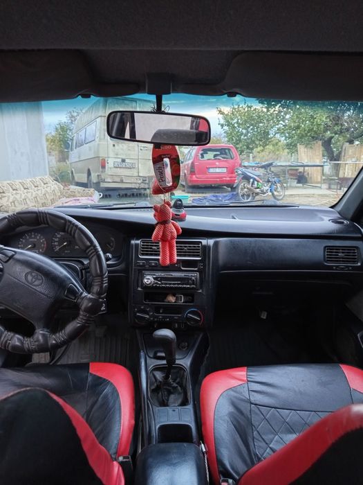 Продам Тойота Карина