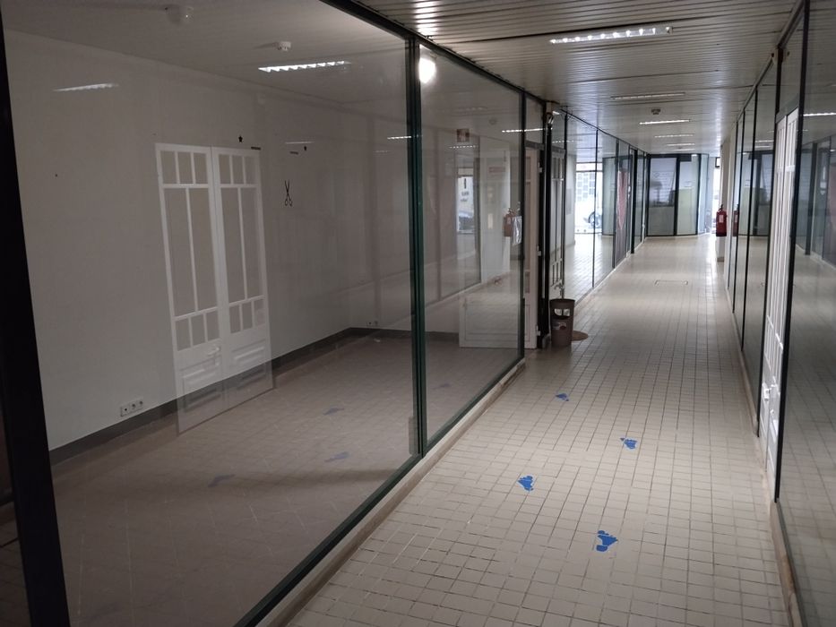 Espaço comercial à venda na Avenida da República