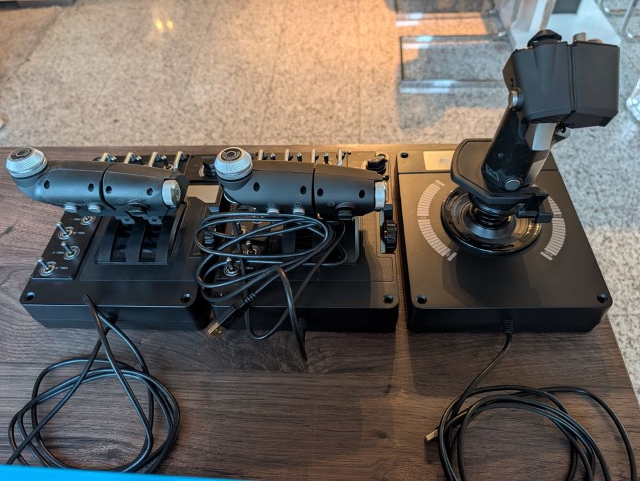 Joystick Logitech G Saitek X56 HOTAS RGB Throttle + Stick