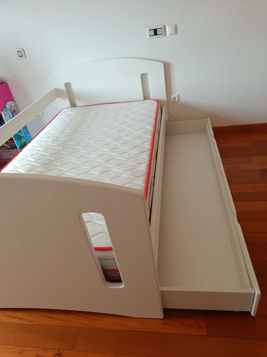 Cama criança como nova