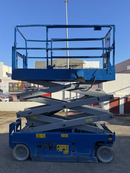 Plataforma elevatoria eletrica tesoura 8mt (usada)