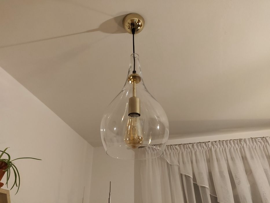 Szklane LAMPY wiszące z ozdobnymi żarówkami