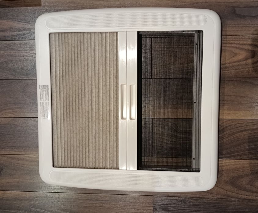 Okno dachowe Dometic 40x40