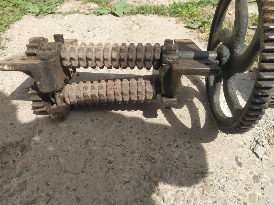 Продам механізм до січкарні дві штуки майже нові