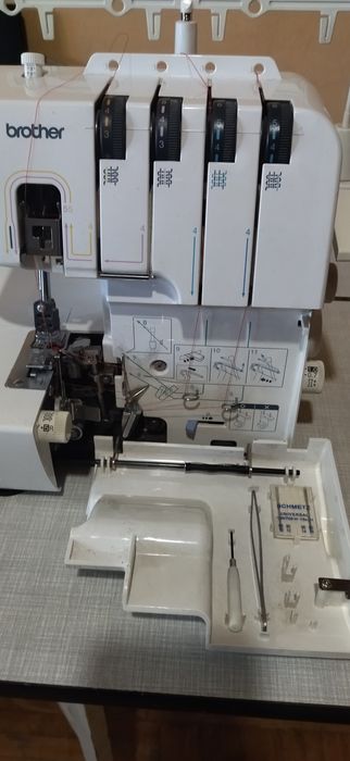 Оверлок побутовий  brother