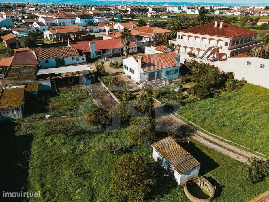 Moradia e Restaurante em Samora Correia