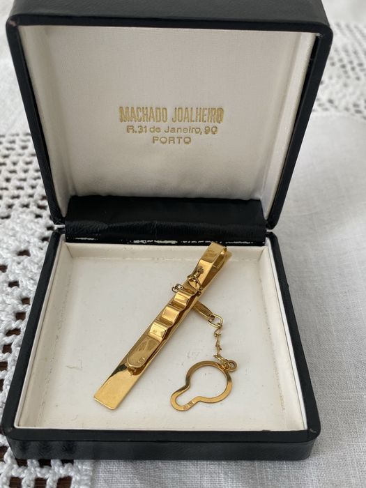 Alfinete Mola de Gravata em Ouro Maciço 19,2k - Machado Joalheiro (7g)