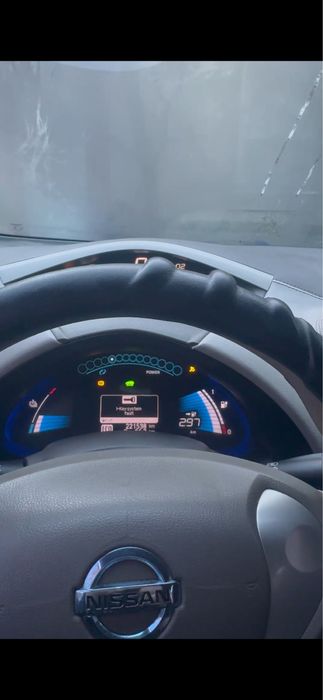 Nissan Leaf 40 kw  2011 Ниссан Лиф 40 киловат ,запас хода 250 км