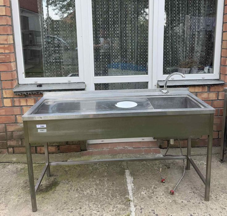 Стіл з нержавійки