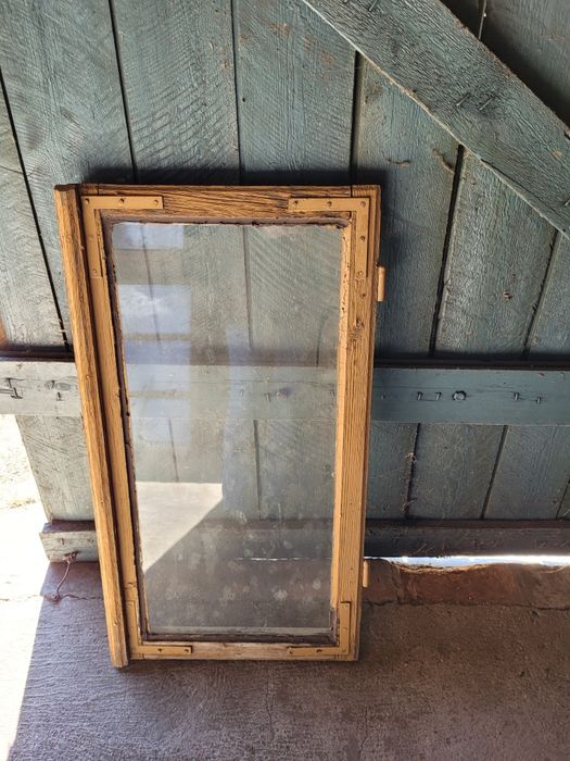 Stare ramy okienne Vintage z okuciami- PRL/ LOFT/DIY