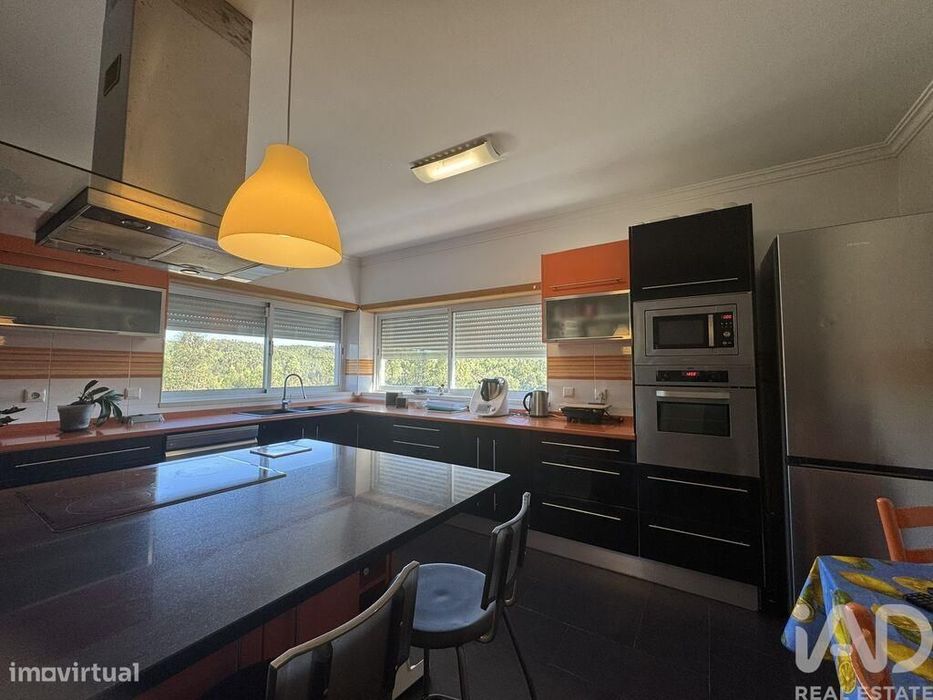 Moradia isolada T4 em Serra e Junceira de 204,5 m2