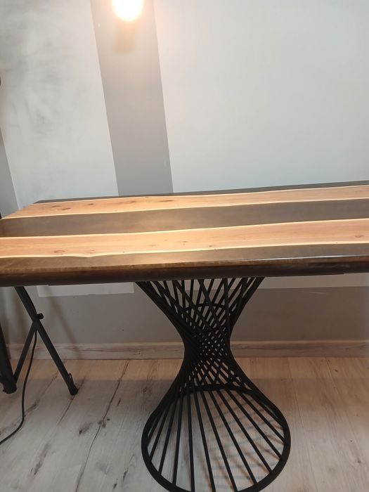 Столи из ебокситной смоли