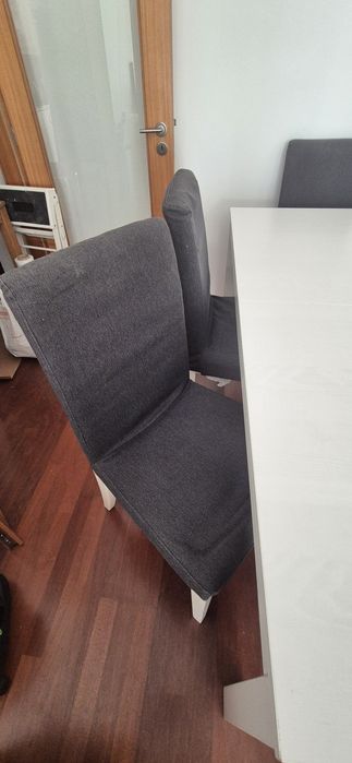 Mesa e seis cadeiras IKEA