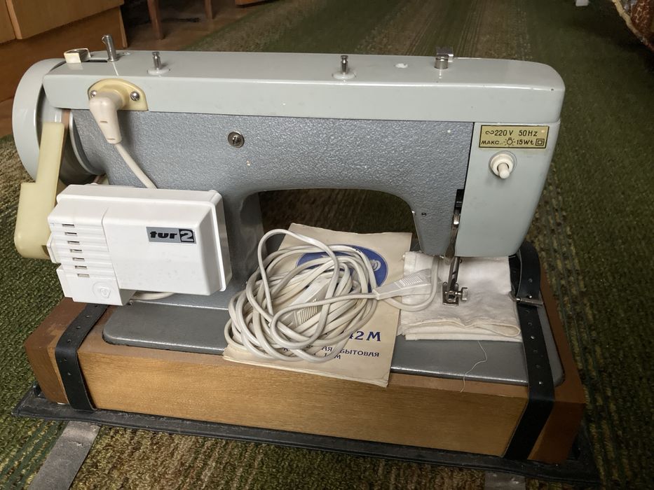 Швейна машинка Чайка 142 М
