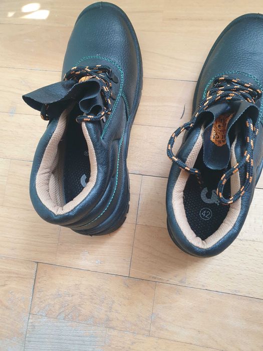 Buty  robocze.  nowe