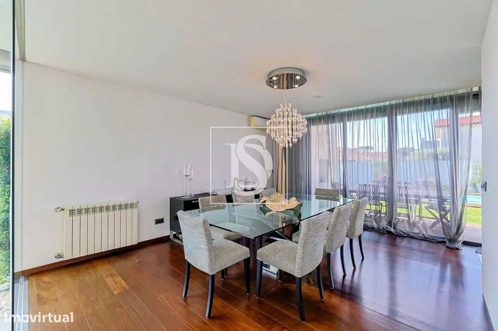 Moradia de Luxo, T4, com piscina e vista mar desde o terraço