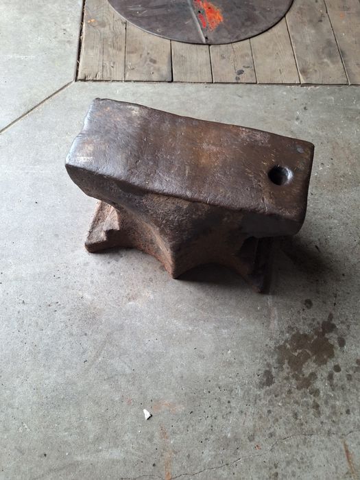 Kowadło kowalskie 150kg