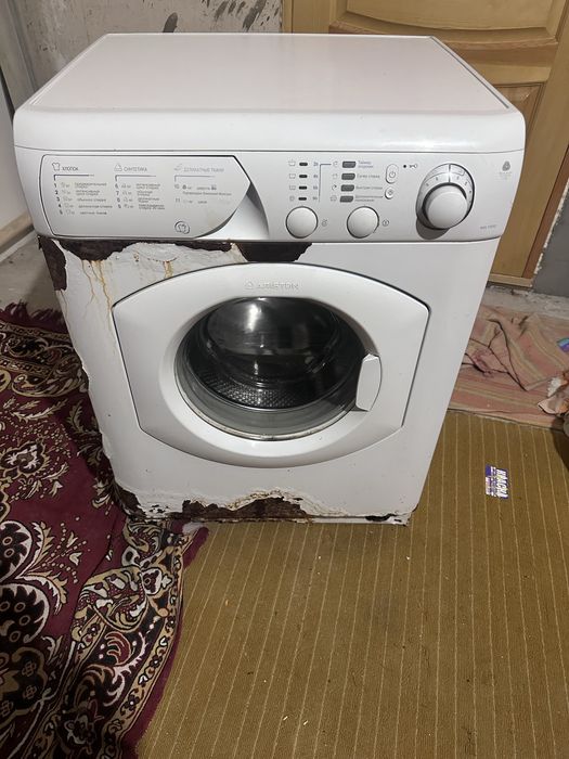 Стиральная машинка Ariston AVL 1000.Made in Italy