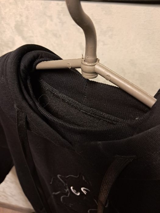 Чорне худі з вишитим котиком