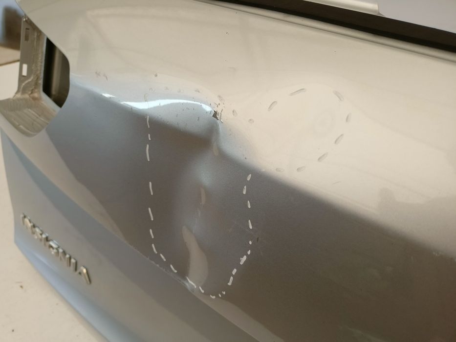 Opel Insignia B II 2 kombi 17- klapa tylna tył bagażnika