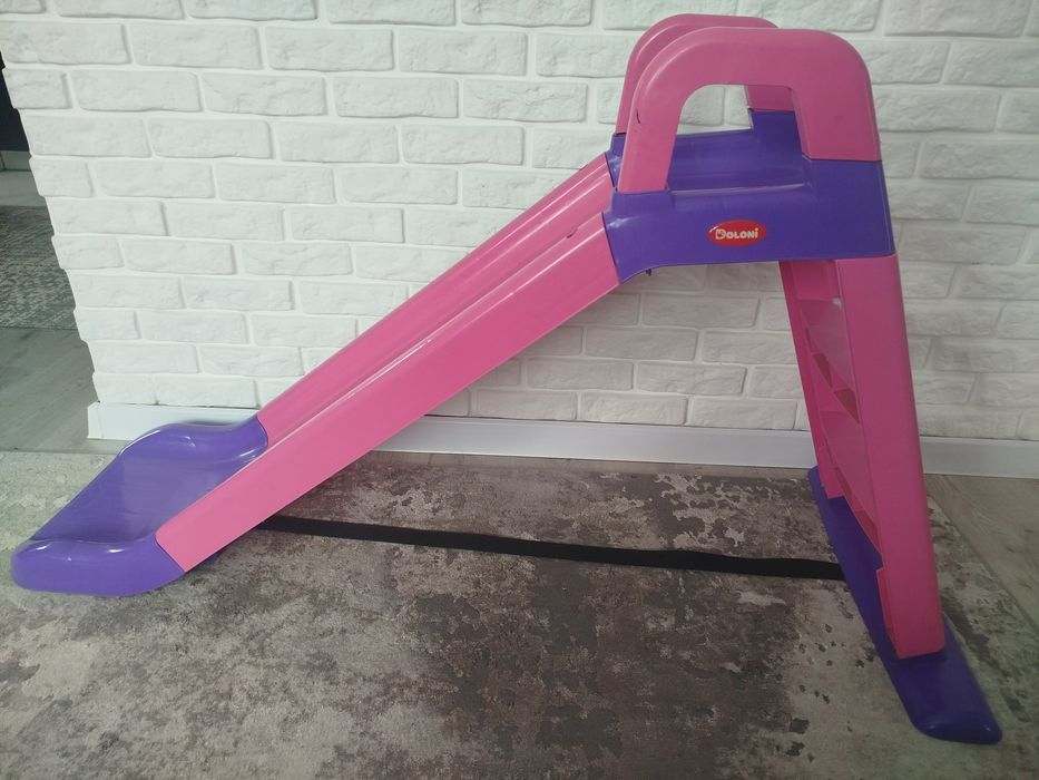 Гарна дитяча гірка