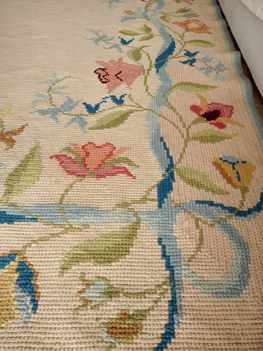 Tapete Arraiolos 330x210cm.Excelente estado.Entrega Setúbal, ou outra zona a combinar.