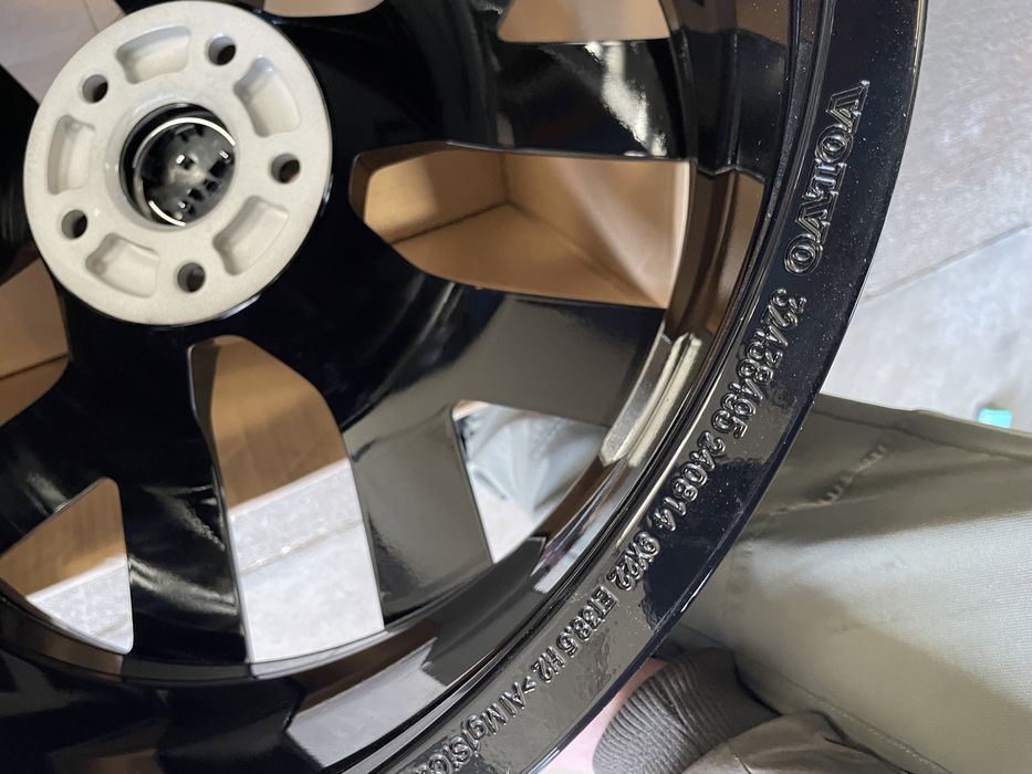 Felgi Volvo ex90 ex 90 22 cale oryginalne idealne xc komplet  polestar