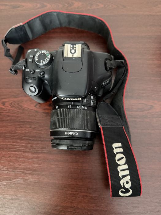 Фотоапарат Canon  EOS 600 D