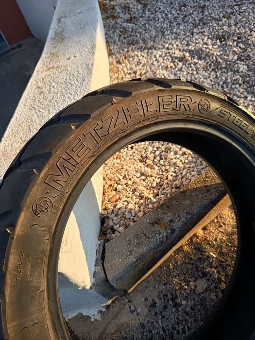 Pneu de mota METZELER