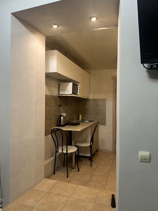 Міні-студія  для 2-х. Центр. ХНУВС. Ціна за добу. Світло завжди.