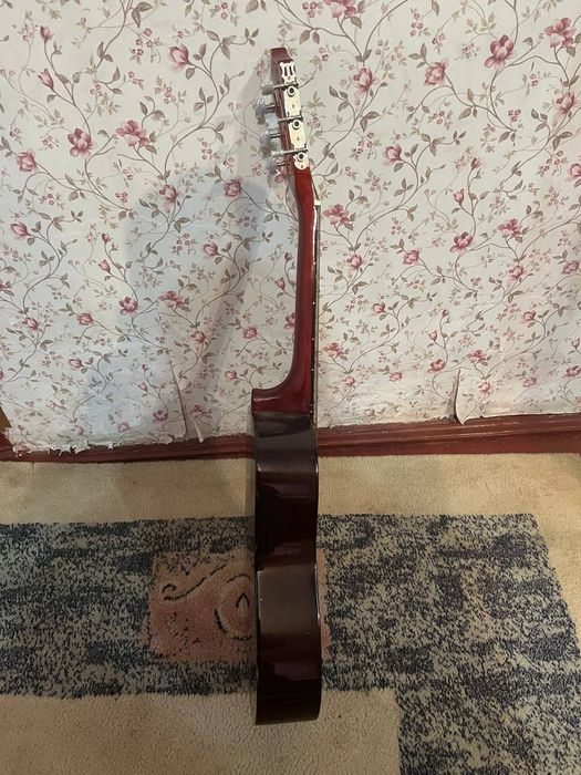 Продам в хорошие руки гитару