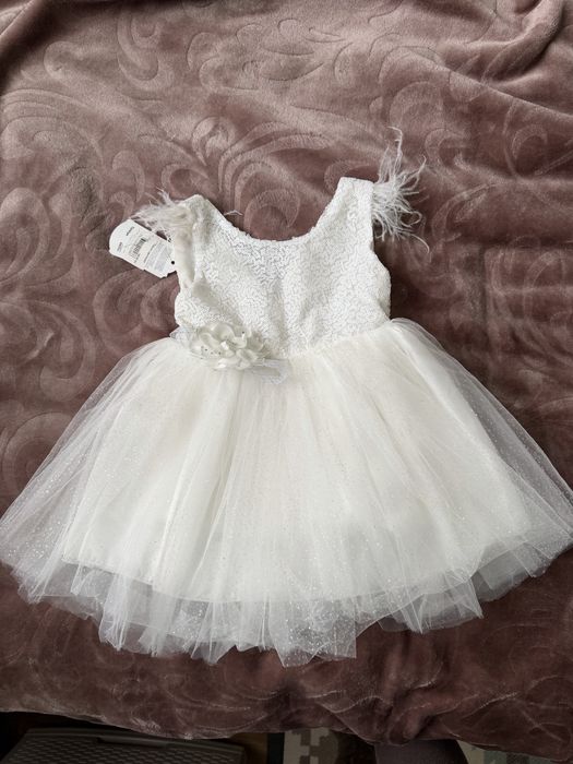 Продам дитяче плаття білого кольору
