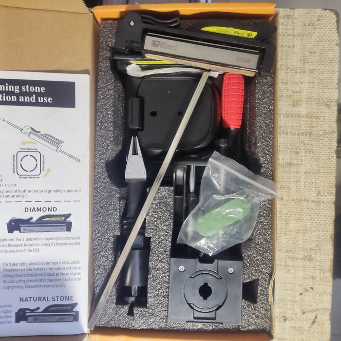 Продам точилку для ножей RC 001A