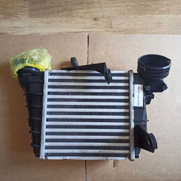 030476 NRF Інтеркулер для Skoda, Volkswagen