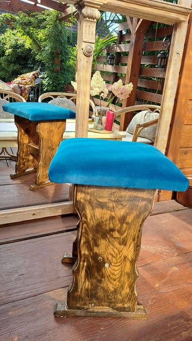 Stary stołek taboret po renowacji siedzisko pod pianino