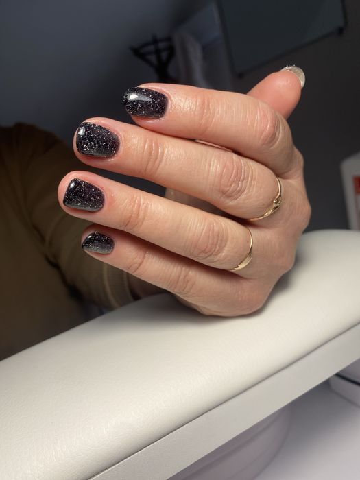 Манікюр, апаратний педикюр з покриттям гель-лак