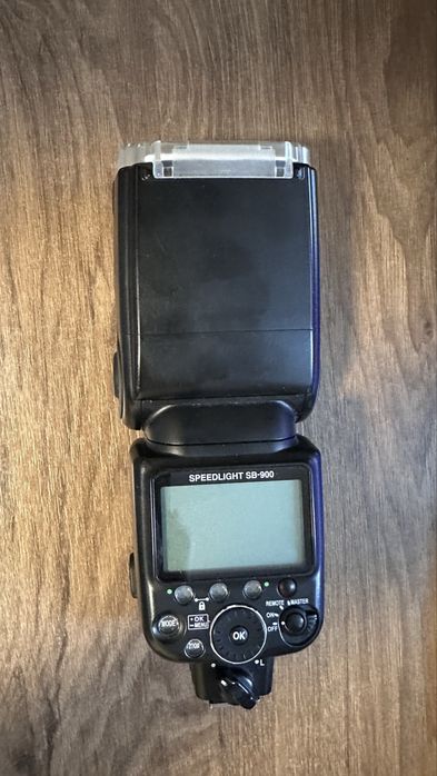 Nikon speedligh SB-900