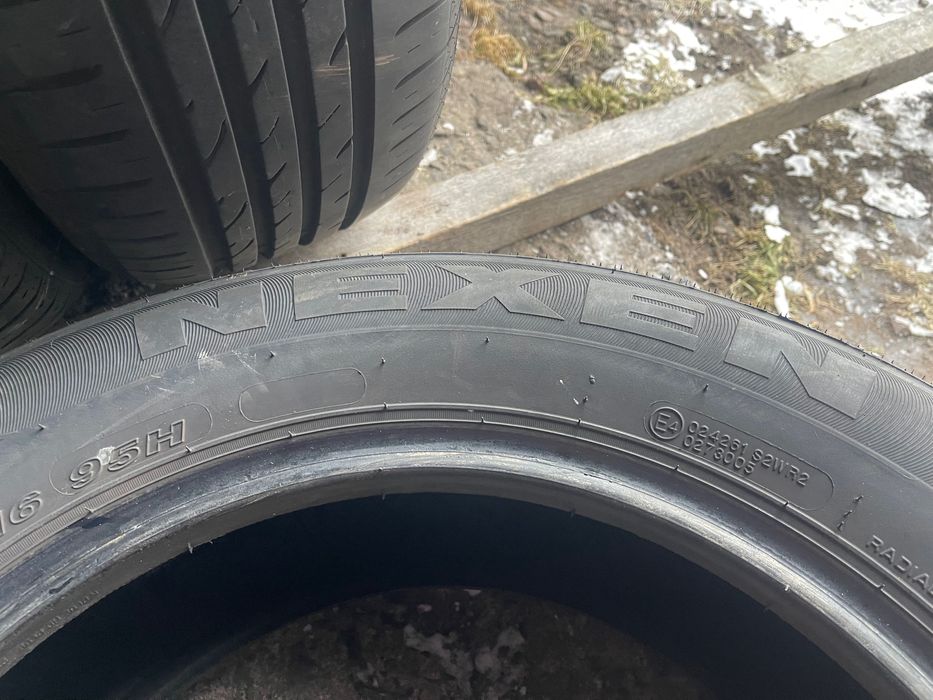 Шини.   215/60/16