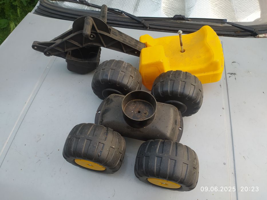 Іграшки,транспорт на запчастини