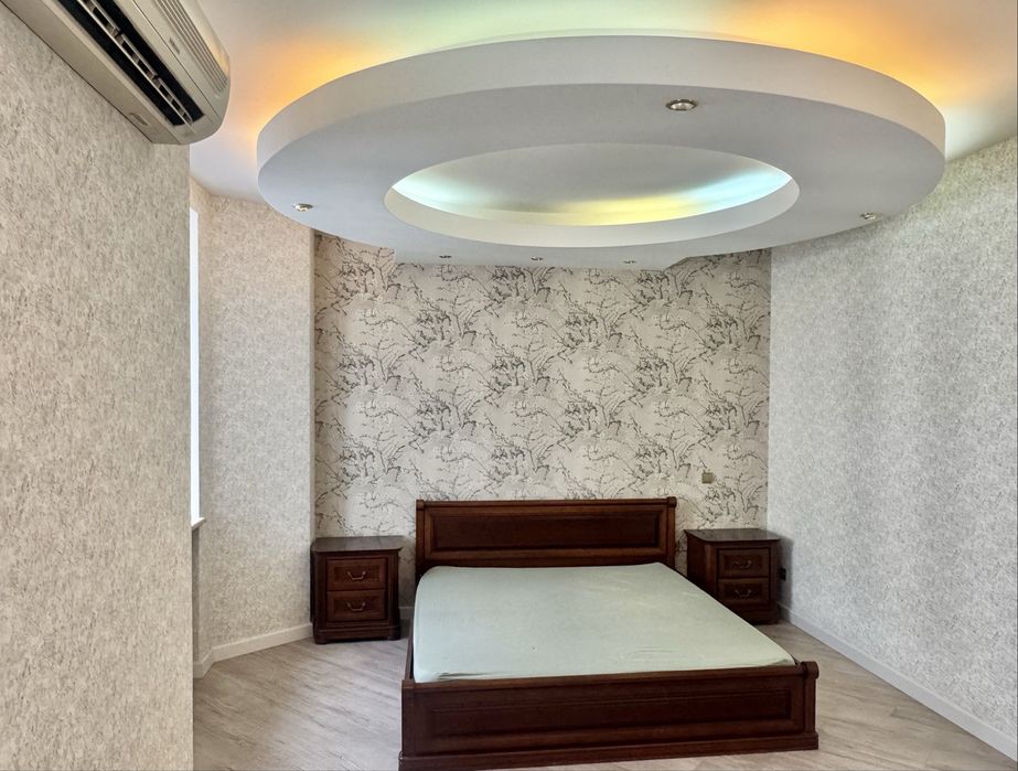 4х кімнатна, 131 м. кв., провулок Ярославський 4, Поділ