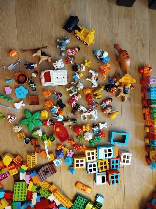 Sprzedam duży zestaw klocków LEGO Duplo